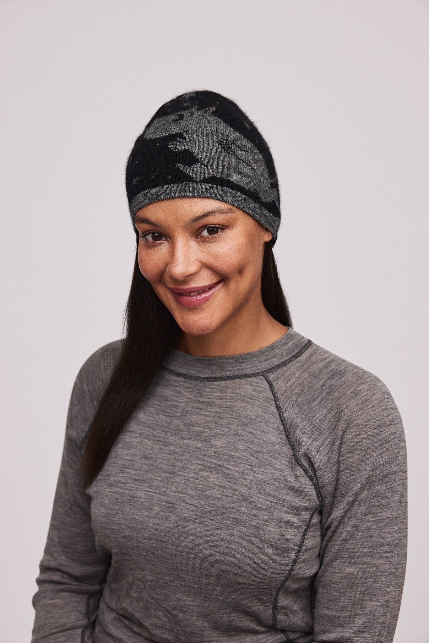 Moomintroll Beanie (Black/Grey)