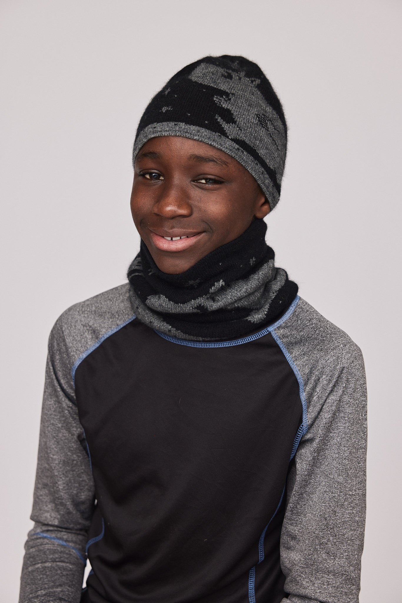 Moomintroll Beanie (Black/Grey)