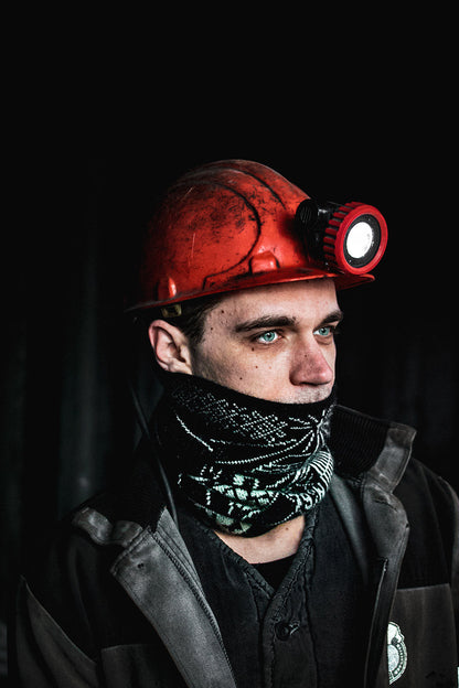 Pyramiden Neck Gaiter (Red)